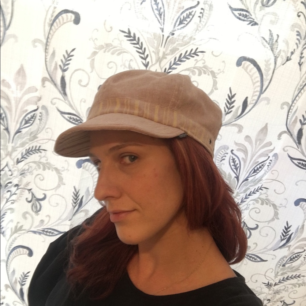 LiViTY outernational hat